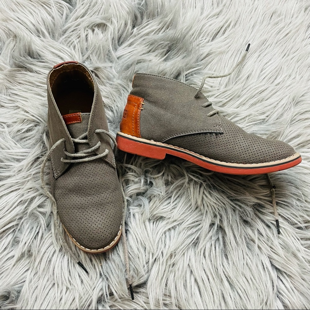 Steve Madden | lace up chukka boot | boys